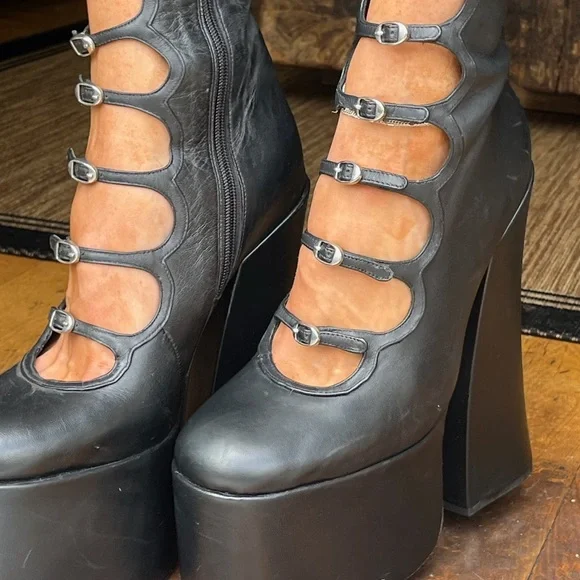 Marc Jacob’s platform boots heaven collection - Picture 5 of 10
